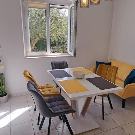 La Petite Maison Splitska Exteriör bild